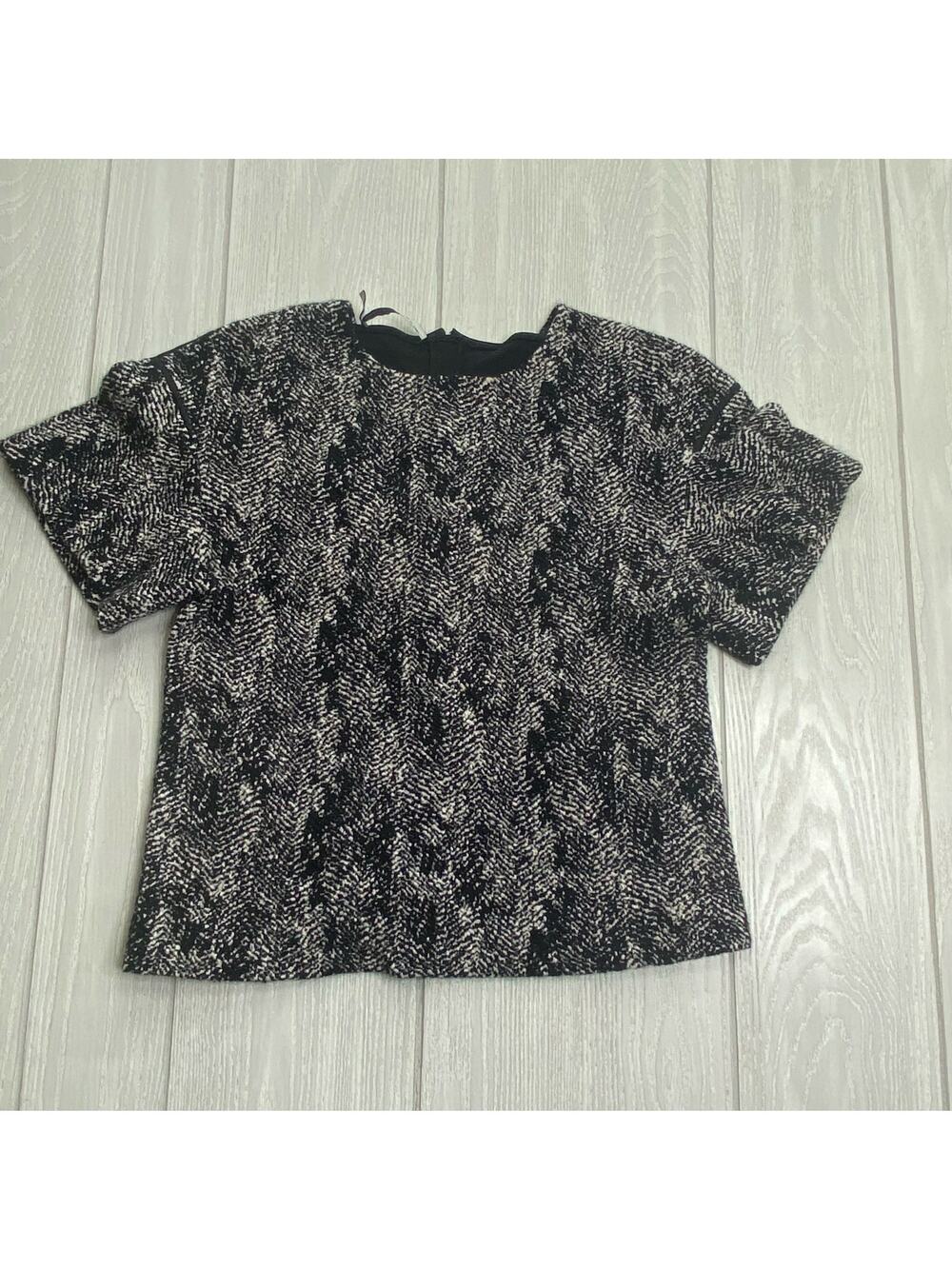 Aquilano Rimondi Women's Black & White Wool Blend Knit Blouse Size 8 Medium